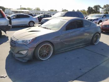  Salvage Hyundai Genesis