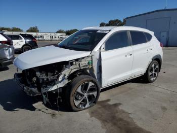  Salvage Hyundai TUCSON