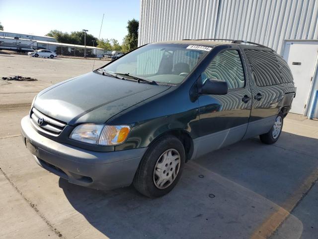  Salvage Toyota Sienna