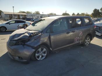  Salvage Toyota Sienna