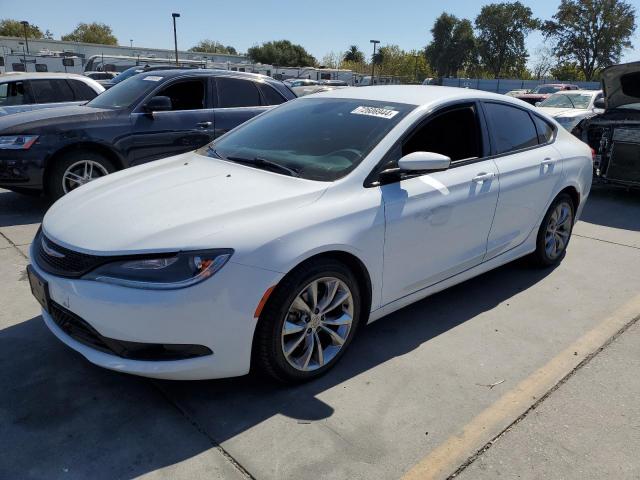  Salvage Chrysler 200