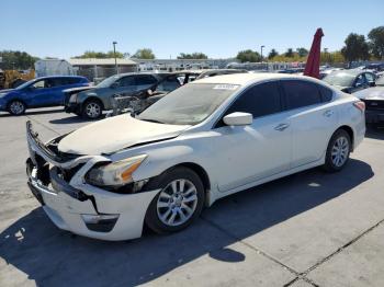  Salvage Nissan Altima