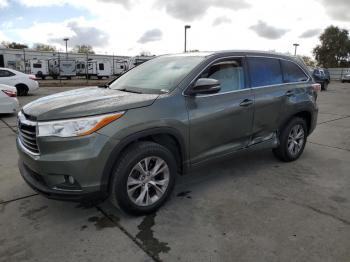  Salvage Toyota Highlander