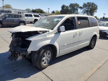  Salvage Chrysler Minivan