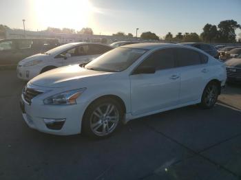  Salvage Nissan Altima