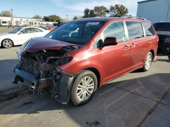  Salvage Toyota Sienna