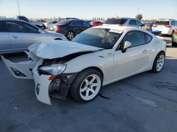  Salvage Toyota Scion