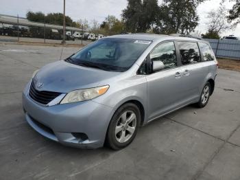  Salvage Toyota Sienna