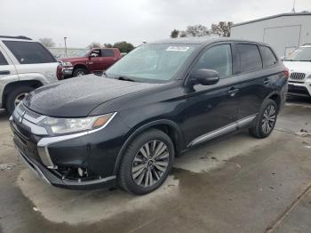  Salvage Mitsubishi Outlander