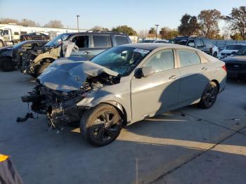  Salvage Hyundai ELANTRA