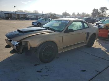  Salvage Ford Mustang