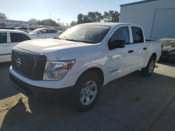  Salvage Nissan Titan