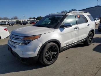  Salvage Ford Explorer