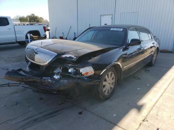  Salvage Lincoln Towncar