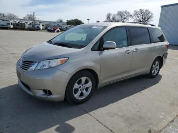  Salvage Toyota Sienna