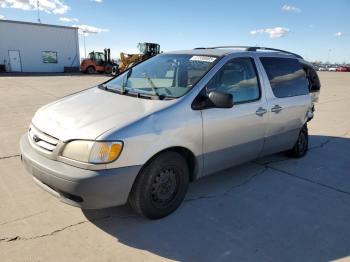  Salvage Toyota Sienna