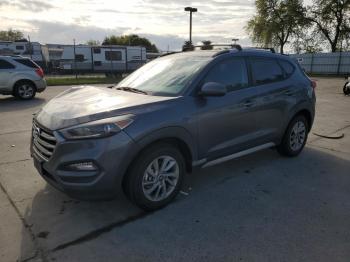  Salvage Hyundai TUCSON