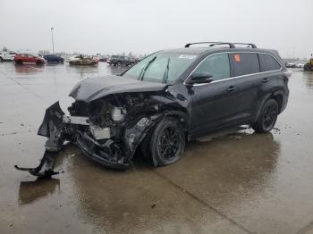  Salvage Toyota Highlander