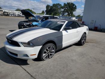 Salvage Ford Mustang