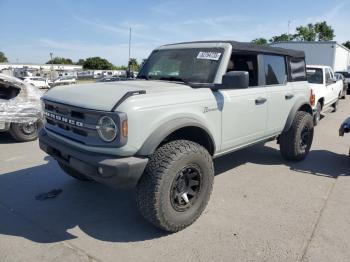 Salvage Ford Bronco