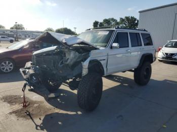  Salvage Jeep Grand Cherokee