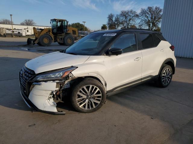  Salvage Nissan Kicks