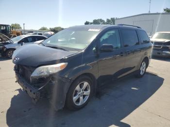  Salvage Toyota Sienna
