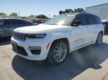  Salvage Jeep Grand Cherokee