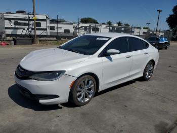  Salvage Chrysler 200