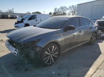  Salvage Nissan Altima