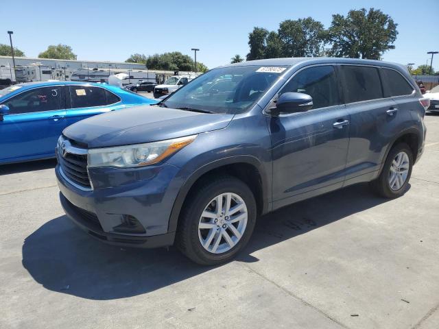  Salvage Toyota Highlander