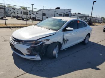 Salvage Chrysler 200