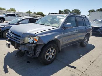  Salvage Toyota Highlander