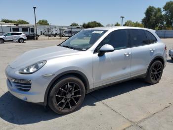  Salvage Porsche Cayenne