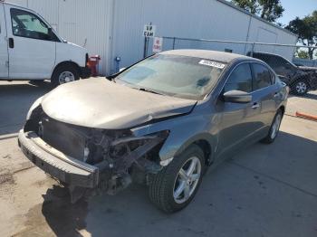  Salvage Nissan Altima