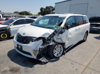  Salvage Toyota Sienna