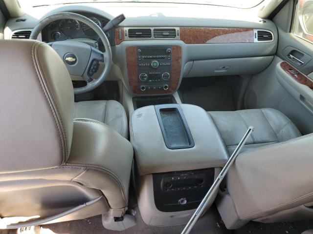 Chevrolet Suburban K1500 Image 12