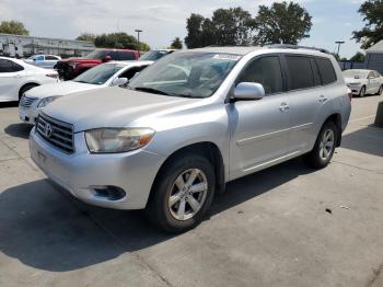  Salvage Toyota Highlander