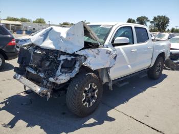  Salvage Toyota Tacoma