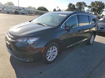  Salvage Chrysler Pacifica