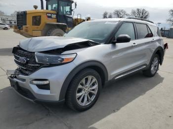  Salvage Ford Explorer