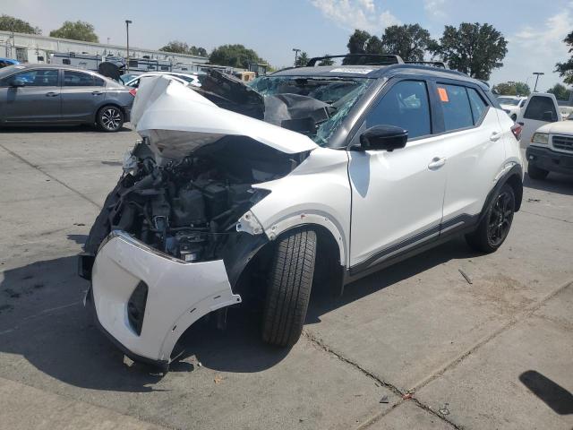  Salvage Nissan Kicks