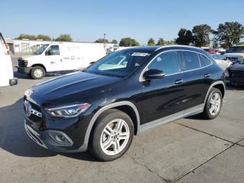  Salvage Mercedes-Benz GLA