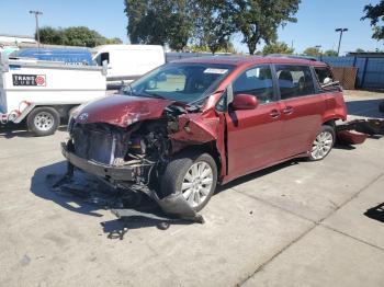  Salvage Toyota Sienna