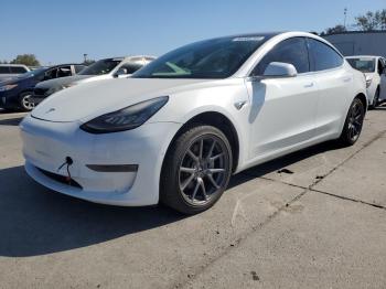  Salvage Tesl Model 3