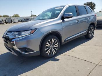  Salvage Mitsubishi Outlander