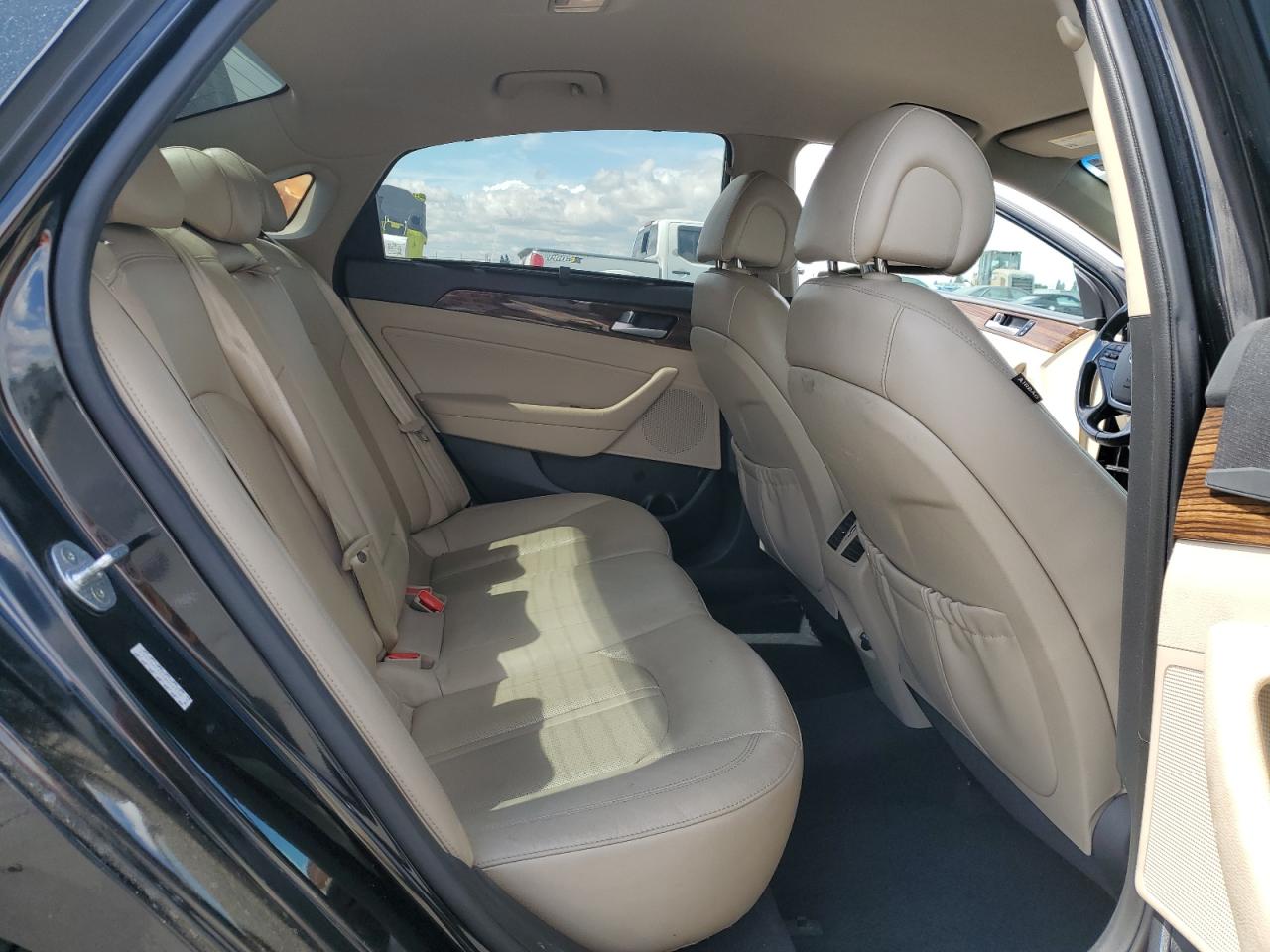 Hyundai SONATA Hybrid Image 12