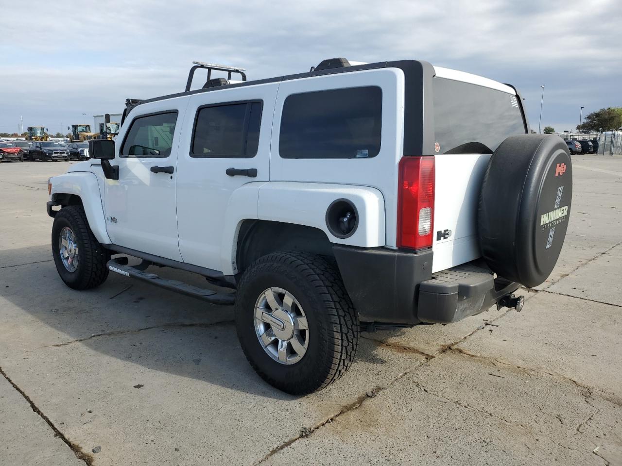 HUMMER H3 Image 3