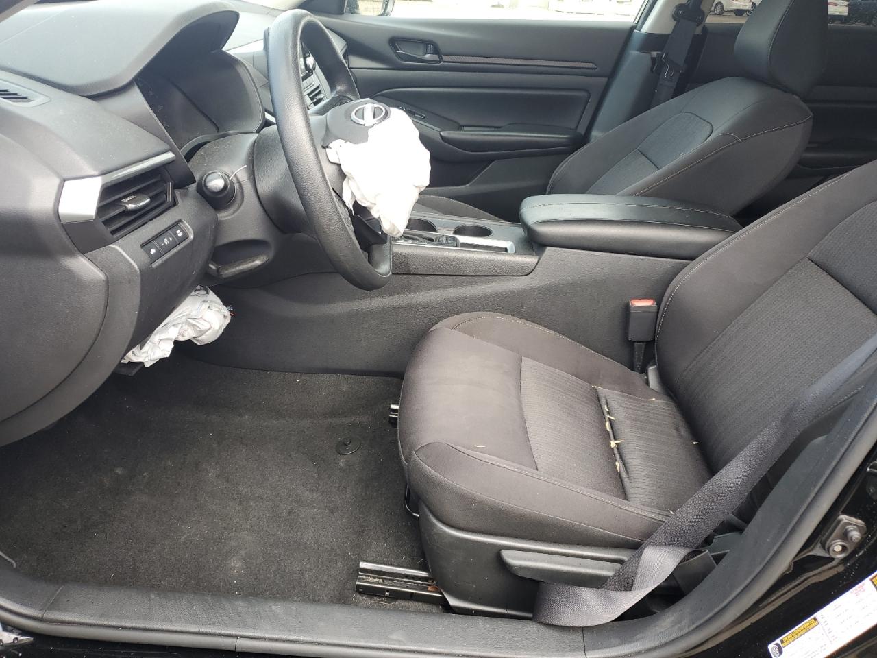 Nissan Altima S Image 7