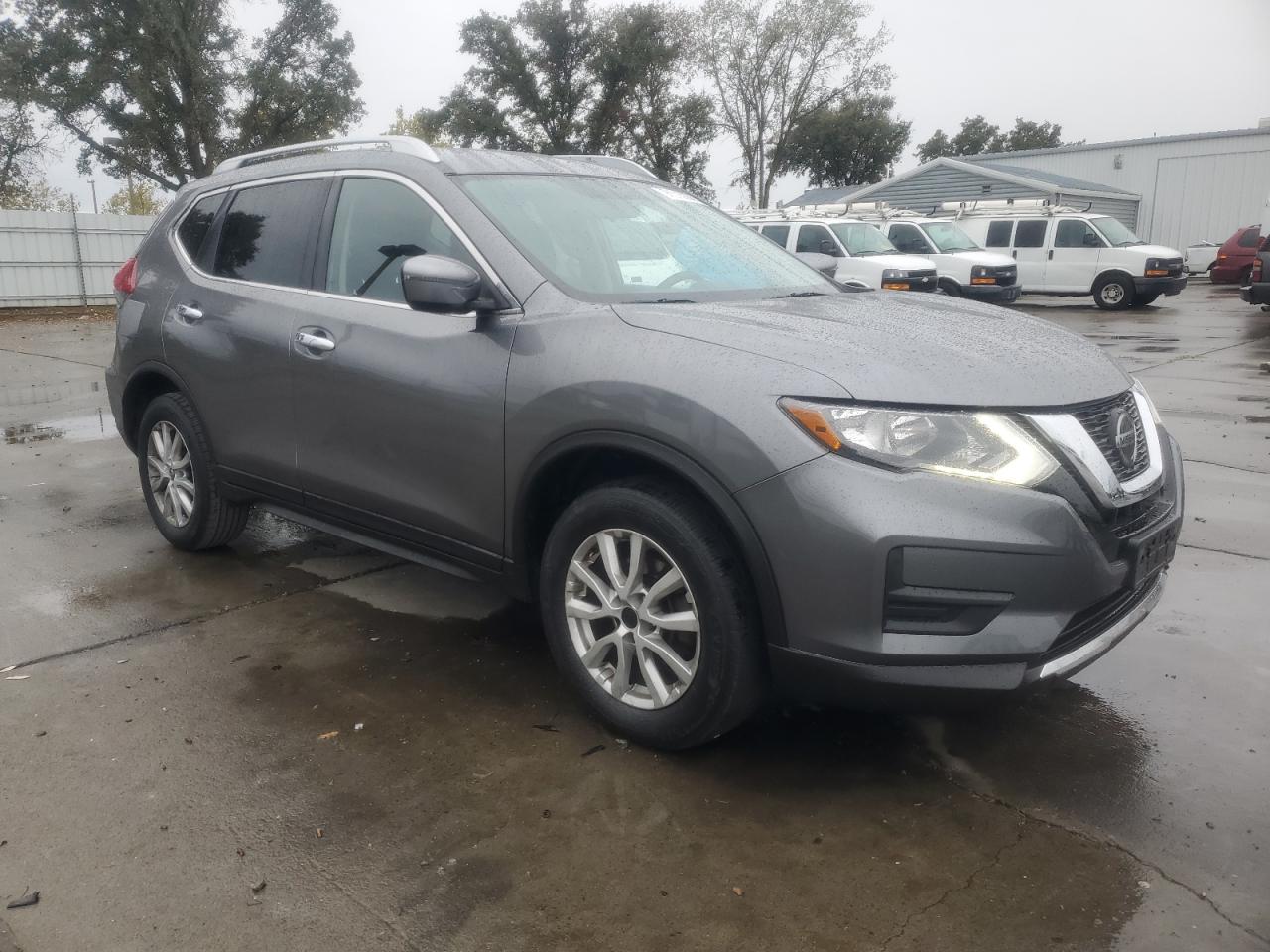 Nissan Rogue S Image 2